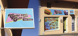 Banderolas de Come aqui come Alla, Restaurant en San Isidro Tenerife